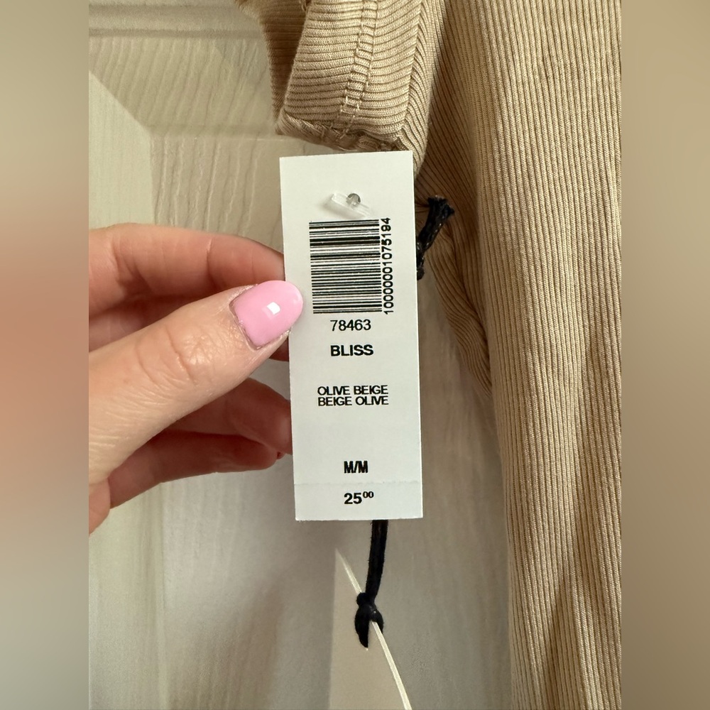 Sunday Best Bliss Cropped T-Shirt - Aritzia (Size M) - Picture 5 of 5